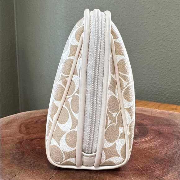 COACH CHELSEA HERITAGE X-LARGE COSMETIC CASE - Picture 4 of 10